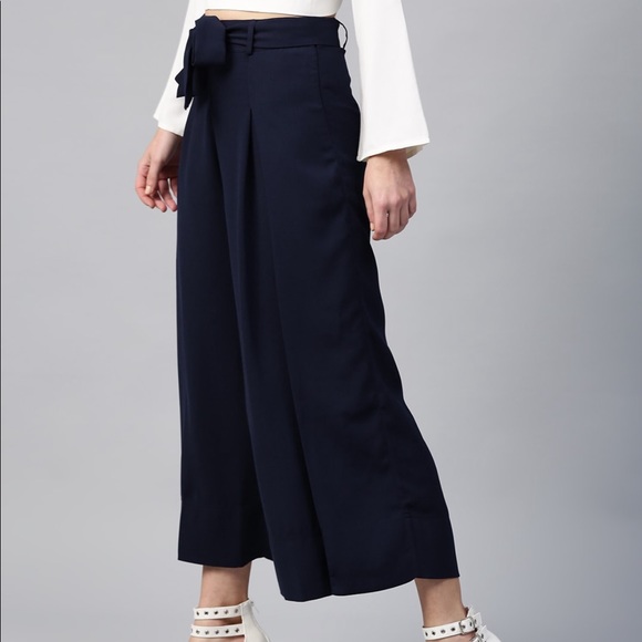 Black Solid Cropped Parallel Trouser for Women, Size-L - Picture 3 of 11